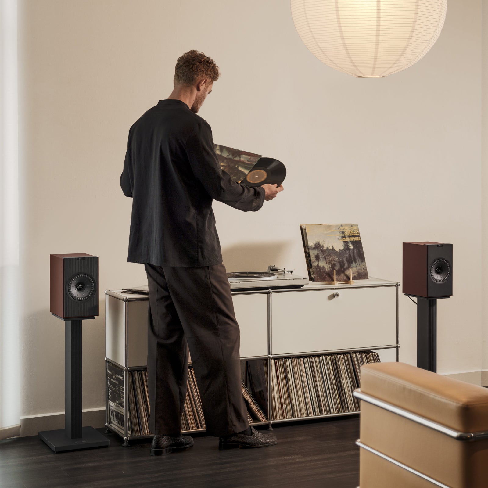 SQ1 Floor Stand | KEF Canada